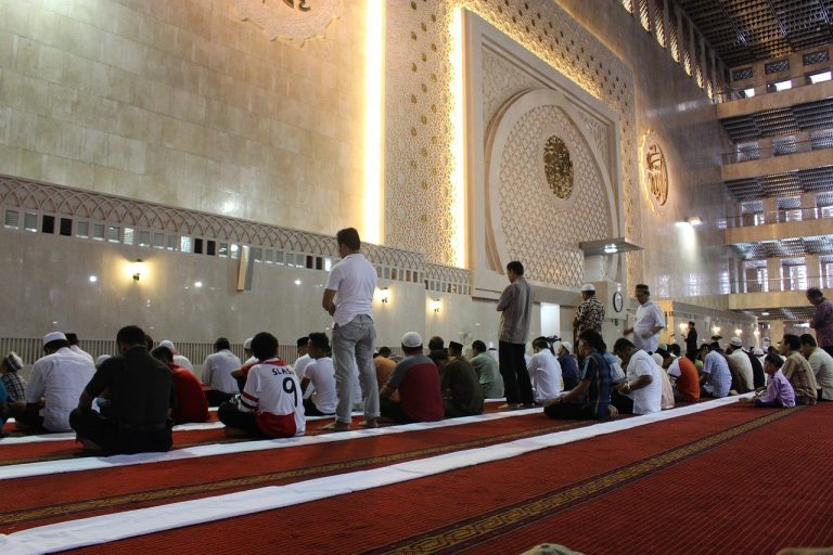 Sholat Idul Fitri Dilaksanakan setiap tanggal berapa? Pertanyaan tersebut termasuk yang terus muncul ketika Ramadhan telah tiba.